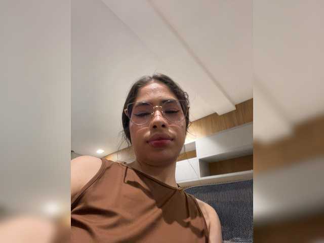 LeiaStone live cam on BongaCams