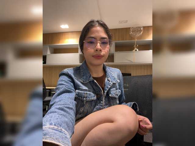 LeiaStone live cam on BongaCams