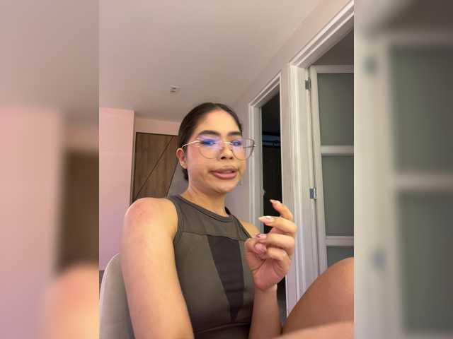 LeiaStone live cam on BongaCams