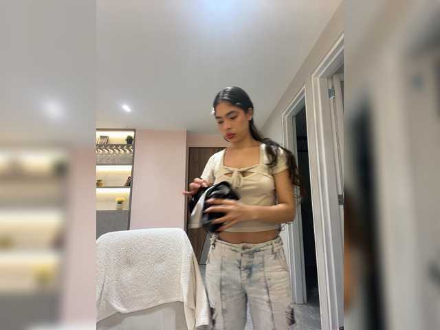 LeiaStone live cam on BongaCams