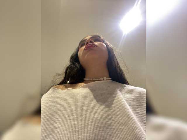 LeiaStone live cam on BongaCams