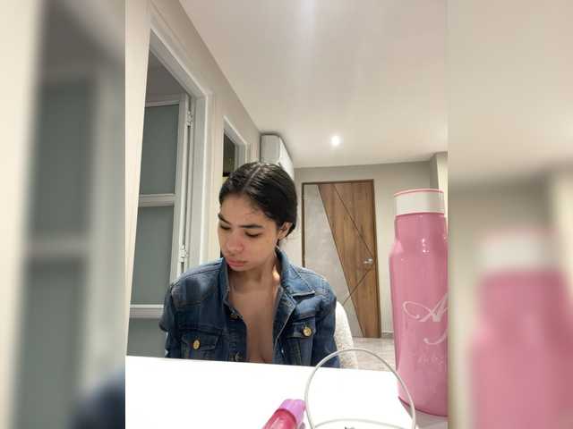 LeiaStone live cam on BongaCams