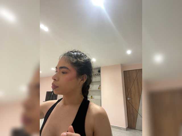 LeiaStone live cam on BongaCams