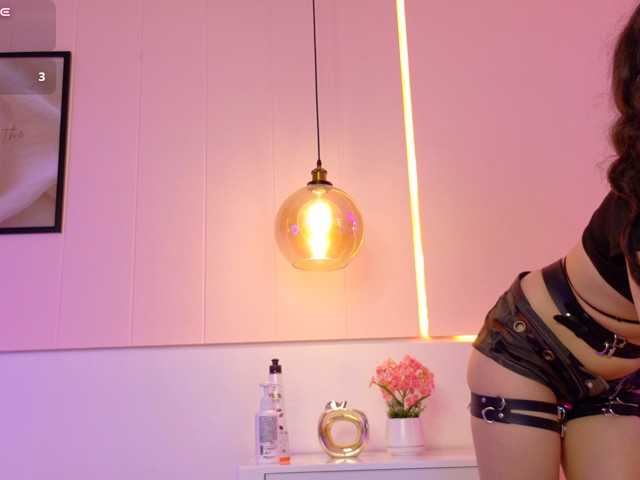 LeiaStone live cam on BongaCams