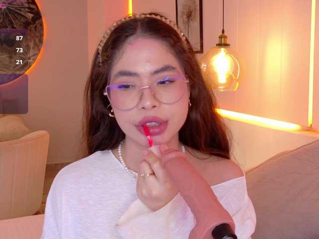 LeiaStone live cam on BongaCams