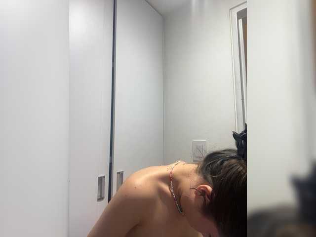LeiaStone live cam on BongaCams