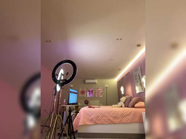LeiaStone live cam on BongaCams