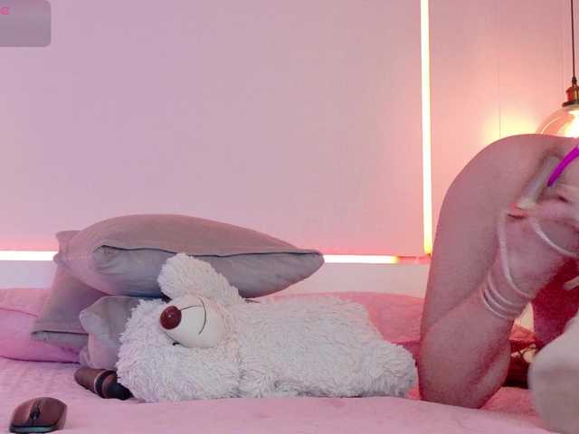 LeiaStone live cam on BongaCams