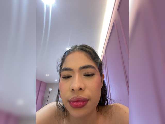 LeiaStone live cam on BongaCams