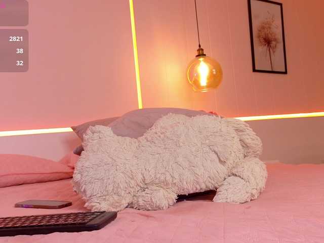 LeiaStone live cam on BongaCams