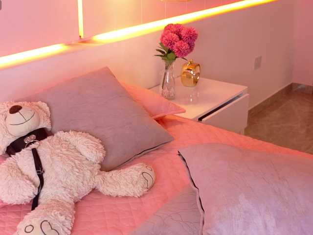 LeiaStone live cam on BongaCams