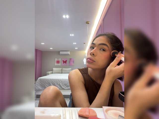 LeiaStone live cam on BongaCams