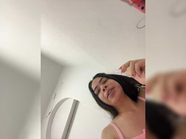 LeiaStone live cam on BongaCams