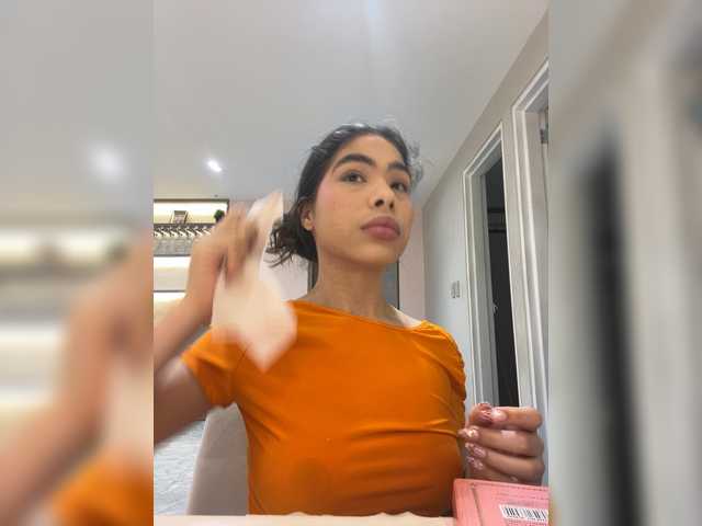 LeiaStone live cam on BongaCams