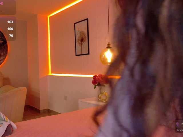 LeiaStone live cam on BongaCams