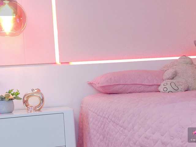 LeiaStone live cam on BongaCams