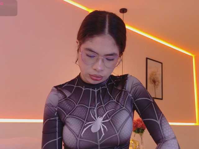 LeiaStone live cam on BongaCams