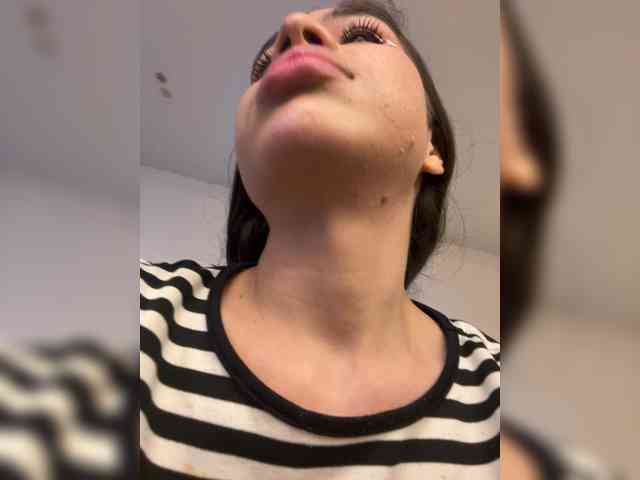 Modella: LeiaStone