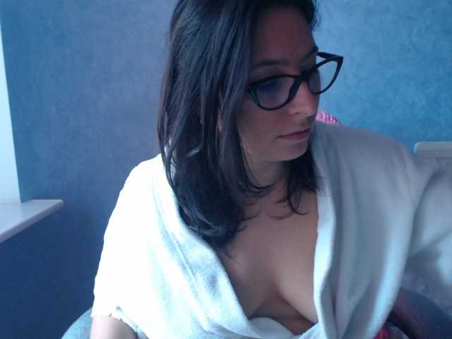 AmandaFresh24 live cam preview