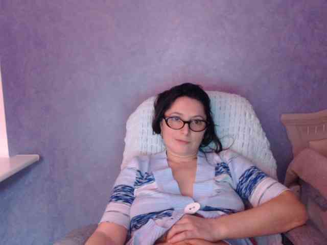 Ce modèle est en direct maintenant. AmandaFresh24