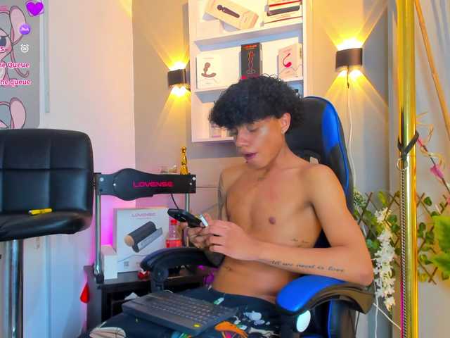 TaylorBlack live cam