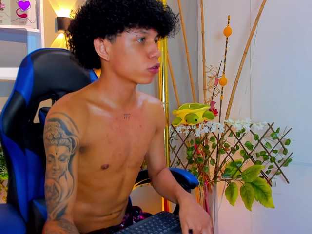 TaylorBlack live webcam show