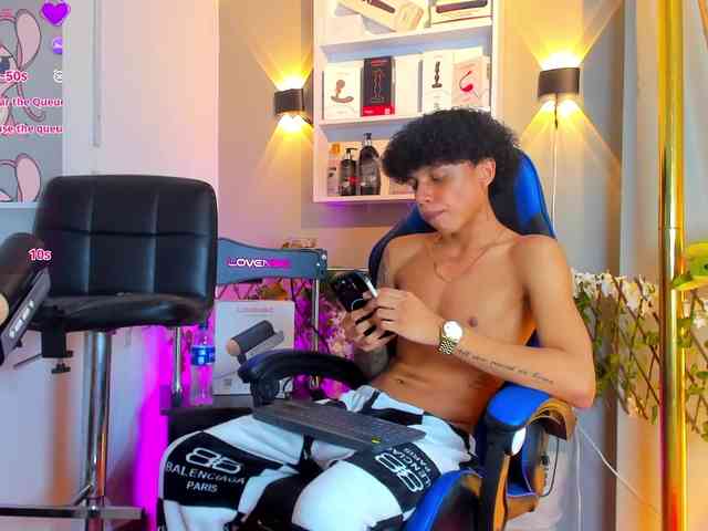 TaylorBlack Live Webcam on BongaCams