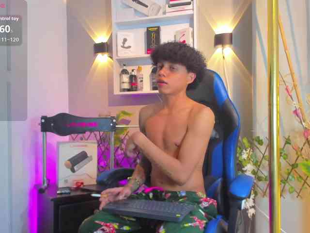 TaylorBlack Sex Cam Show