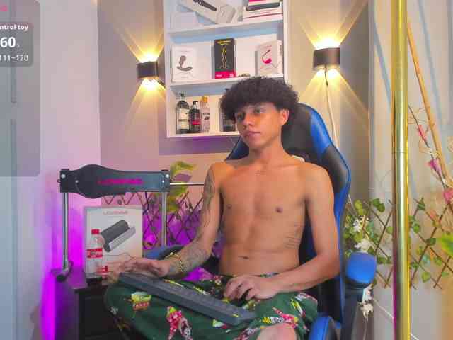 TaylorBlack Sex Cam Show