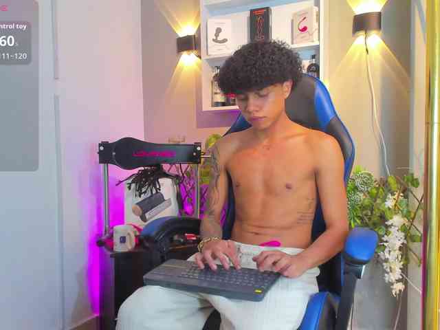 TaylorBlack Sex Cam Show
