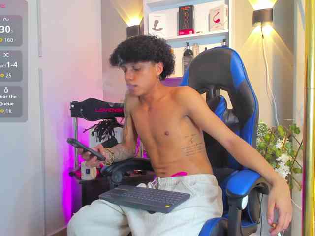 TaylorBlack Sex Cam Show