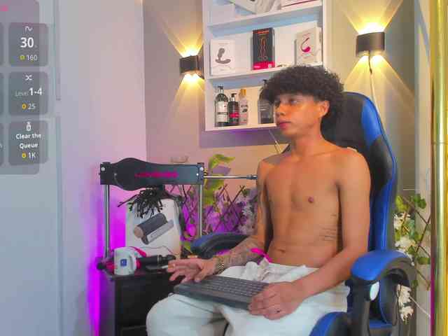 TaylorBlack Sex Cam Show