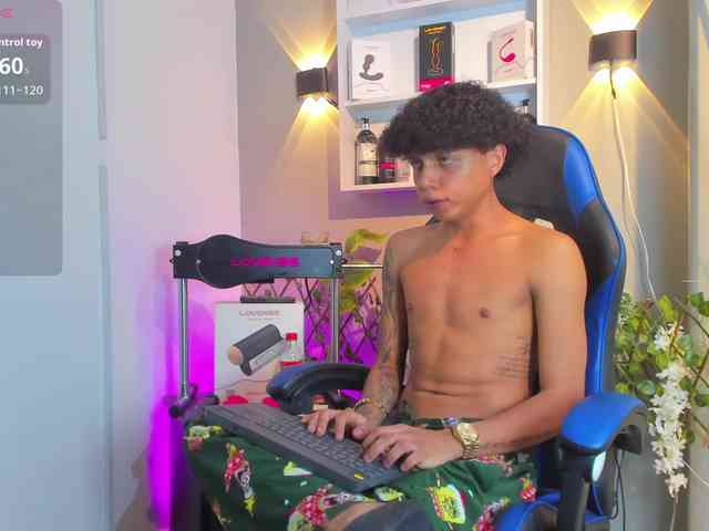 TaylorBlack Sex Cam Show