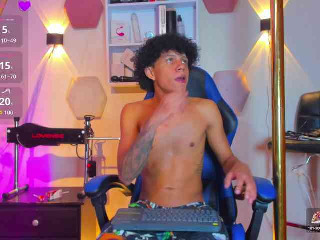 TaylorBlack Live Webcam on BongaCams