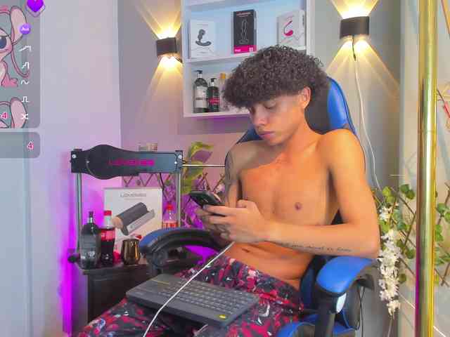 TaylorBlack Sex Cam Show