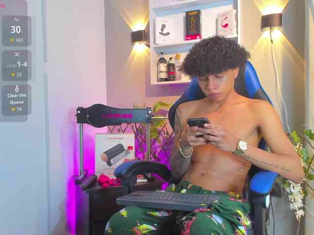 TaylorBlack Sex Cam Show