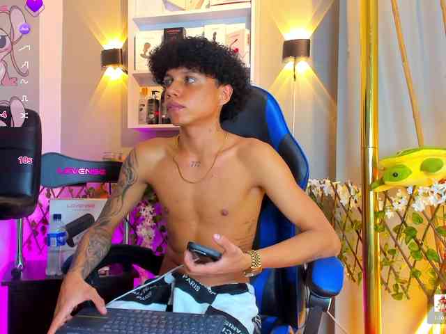 TaylorBlack Live Webcam on BongaCams
