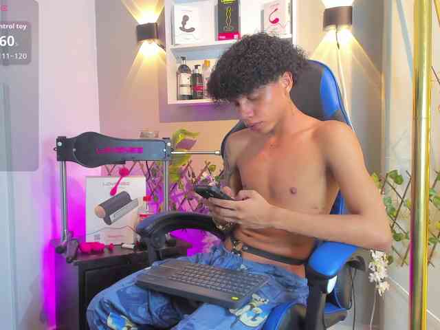 TaylorBlack Sex Cam Show