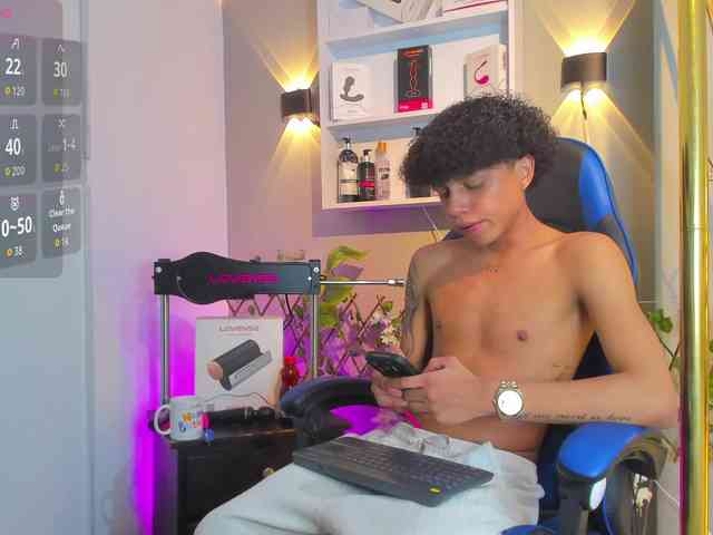 TaylorBlack Sex Cam Show