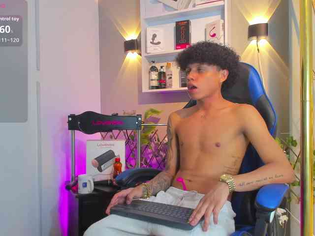 TaylorBlack Sex Cam Show