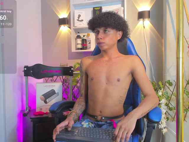 TaylorBlack Sex Cam Show