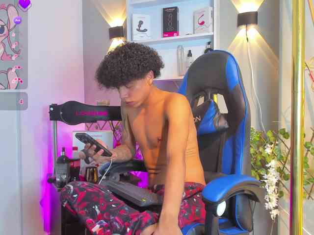 TaylorBlack Sex Cam Show