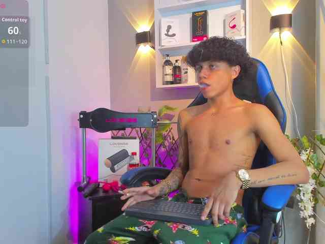 TaylorBlack Sex Cam Show
