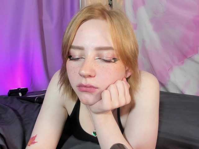 FlexxyLexy live webcam show