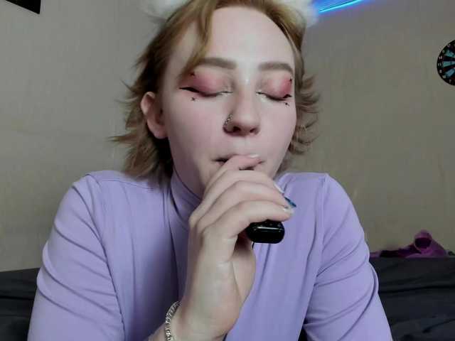 FlexxyLexy live cam