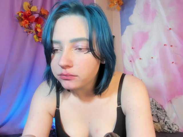 FlexxyLexy — live female cam