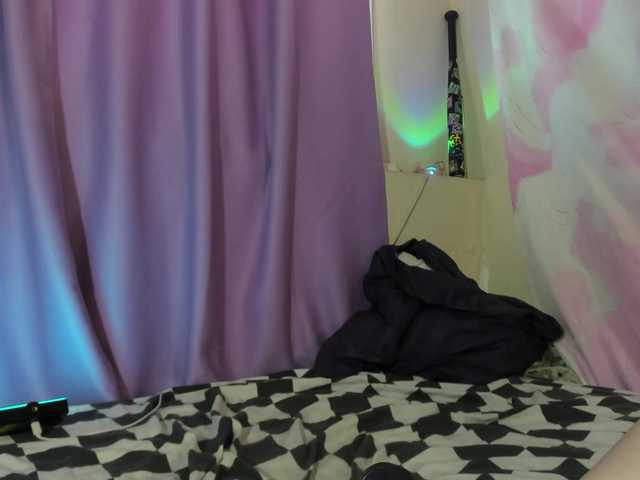 FlexxyLexy live webcam show