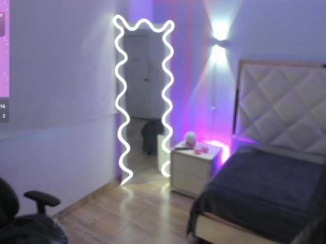 Rosalind-tay's BongaCams show and profile