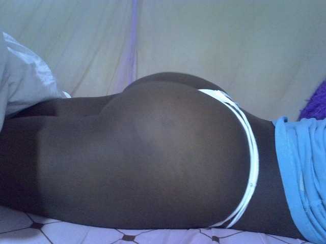 Sexyhanish live cam on BongaCams