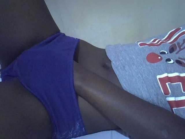 Sexyhanish live cam on BongaCams